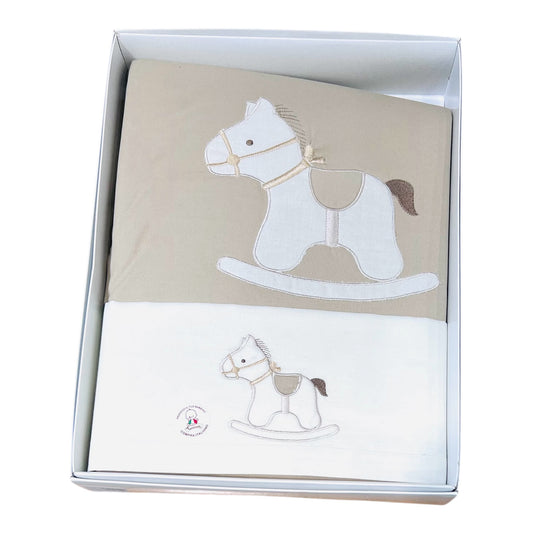 Tenerotti Coordinato Passeggino Lenzuola e Copertina in Cotone Nascita Con Ricamo Cavallo a Dondolo Beige