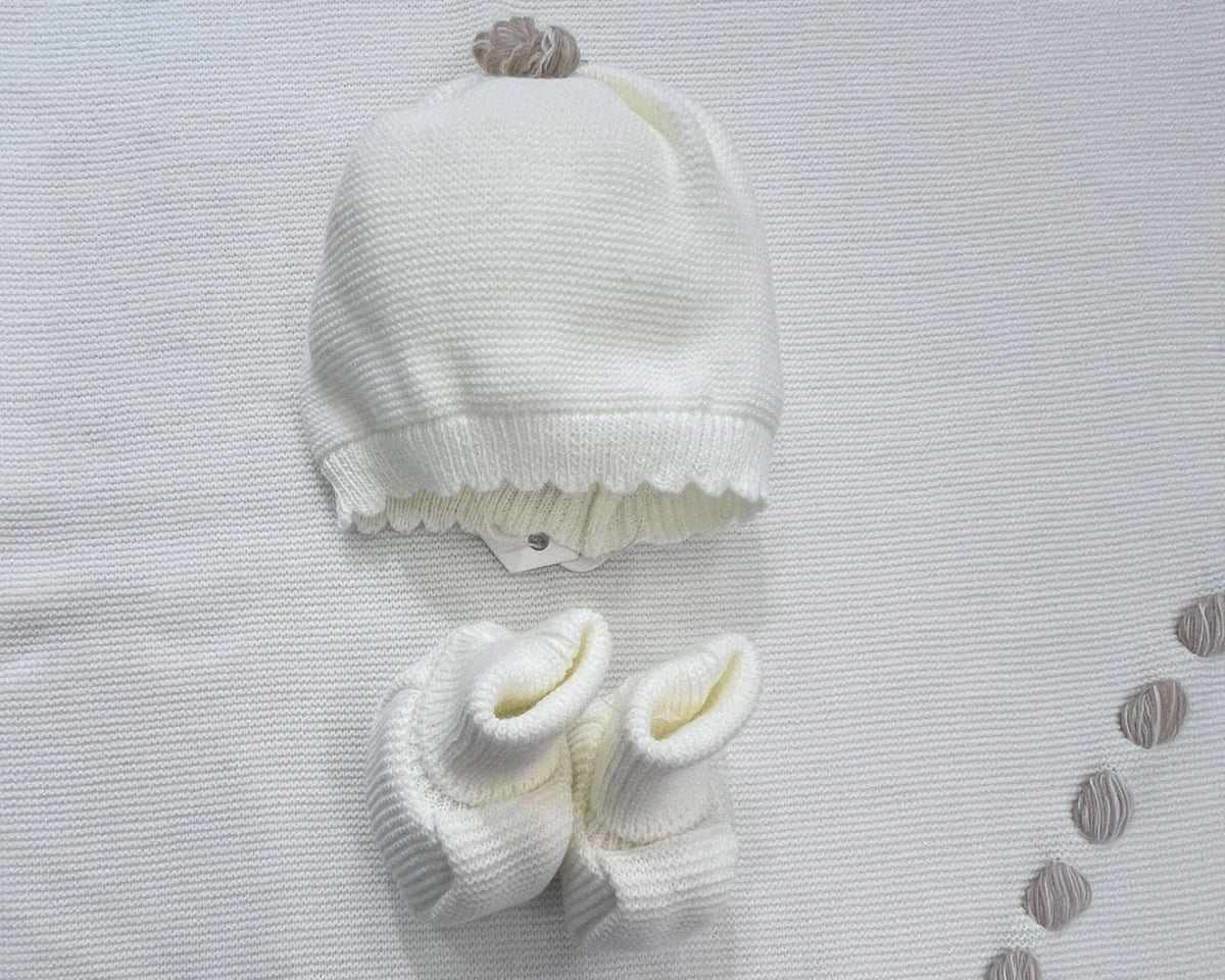 Pappa e Latte Cappellino e Scarpine in Lana Da Neonati