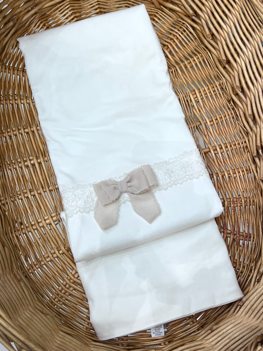 Le Chicche Copertina in Cotone Bielastico con Fiocco e Macramè