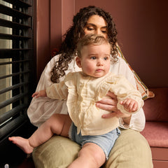 Dirkje Camicina con Volant e Pizzo Sangallo Neonata