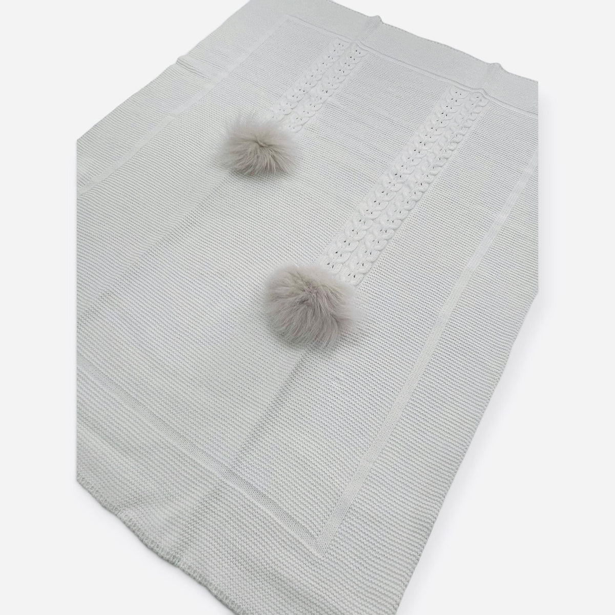 Pappa e Latte Coperta in Misto Lana Con Dettaglio trecce in Lana e Pon Pon in Pelliccia