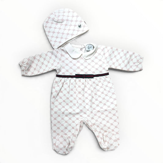 G. Gucci Set Tutina in Felpa e Cappellino Logato con Fascia web e Fiocco Da Neonata